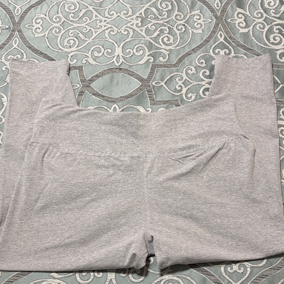 French Laundry Women's Light Gray Leggings - Picture 2 of 3